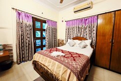 CS Guest House 2 Min walk from Saltlake Sector V  Metro