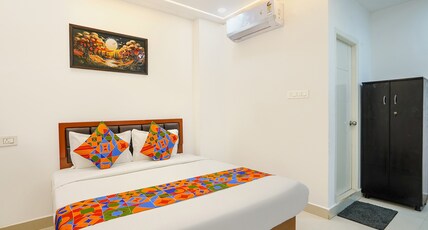 FabHotel Sree Laveeza Room Type - Deluxe Room