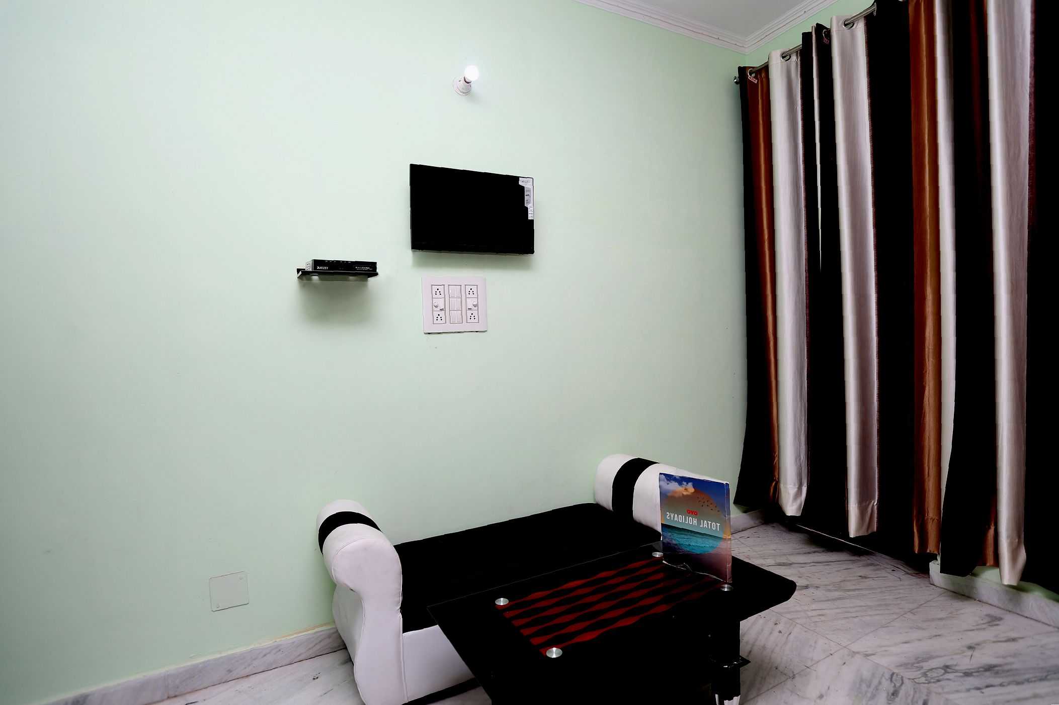 Hotel O Shree Palce - Tap to explore photos