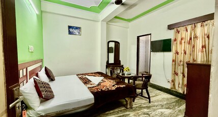 Hotel Heaven Ghaziabad Room Type - Deluxe Room