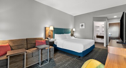 Hampton Inn & Suites by Hilton Newtown Room Type - KING STUDY-NON SMOKING