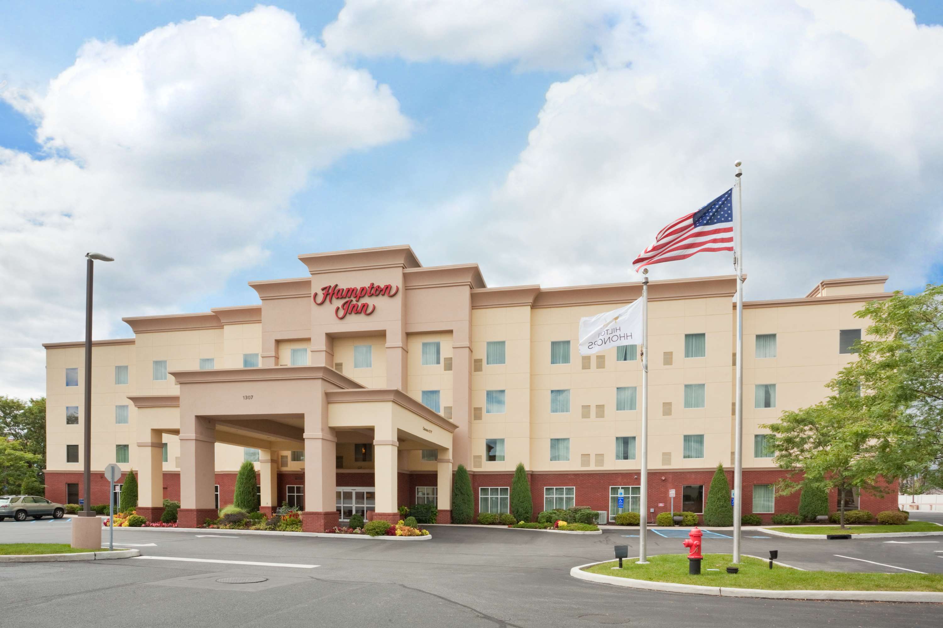 Hampton Inn by Hilton Kingston - Tap to explore photos