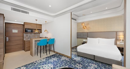 Holiday Inn Gurugram Sector 90 By IHG Room Type - 1 King Suite Kitchenette High Floor Holiday Inn Gurugram Sector 90 By IHG Room Type - 1 King Suite Kitchenette High Floor