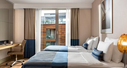 Crowne Plaza Istanbul Florya Room Type - 1 King and 2 Twin Junior Suite