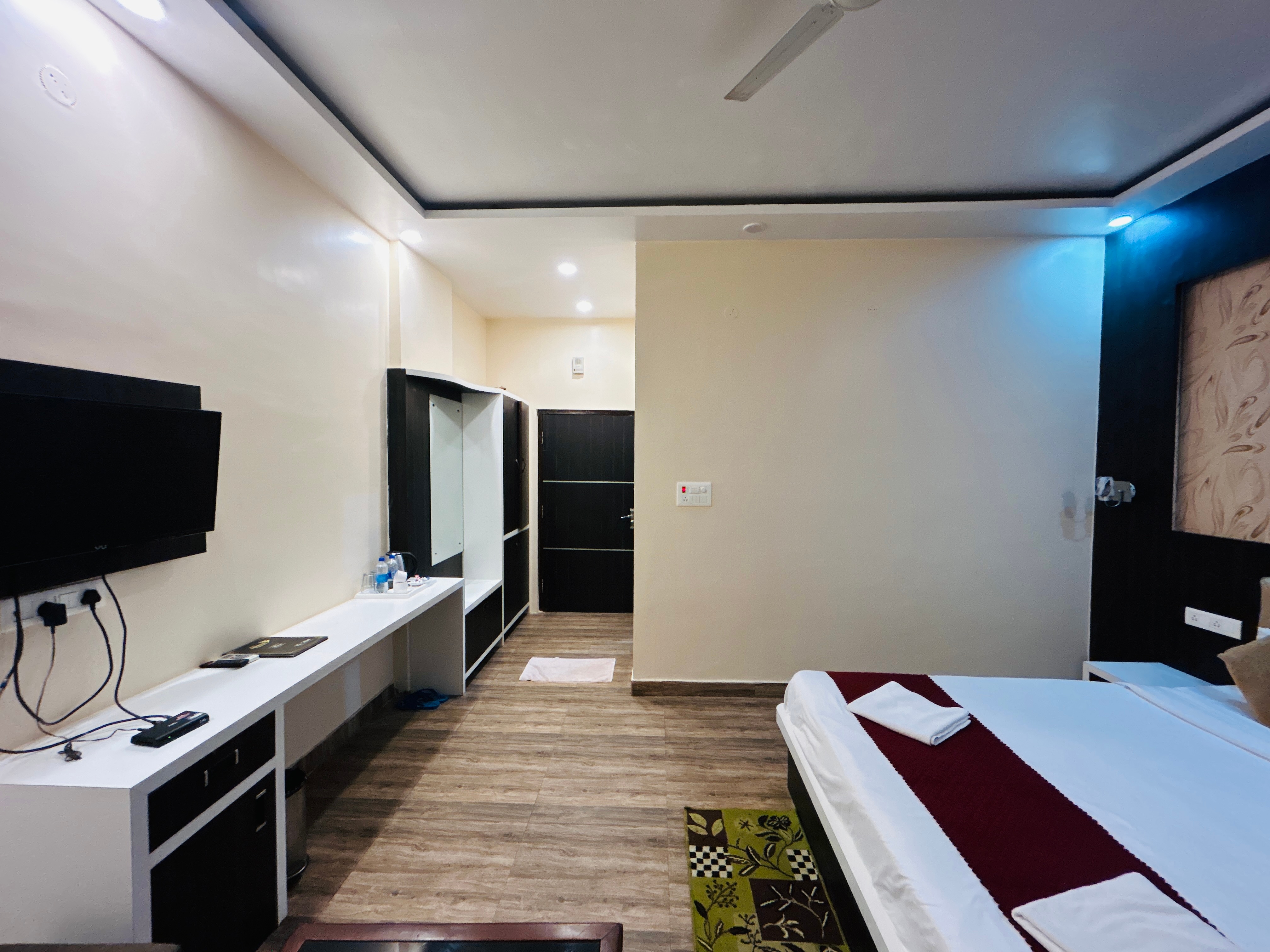 Hotel Mariya International Bodhgaya - Tap to explore photos