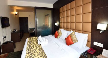 Dynasty Resort Room Type - Super Deluxe Valley View Room with Balcony