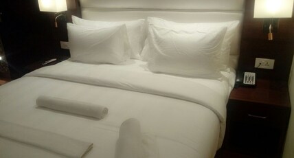 THE GRAND PARISIAN HOTEL Room Type - Deluxe Room