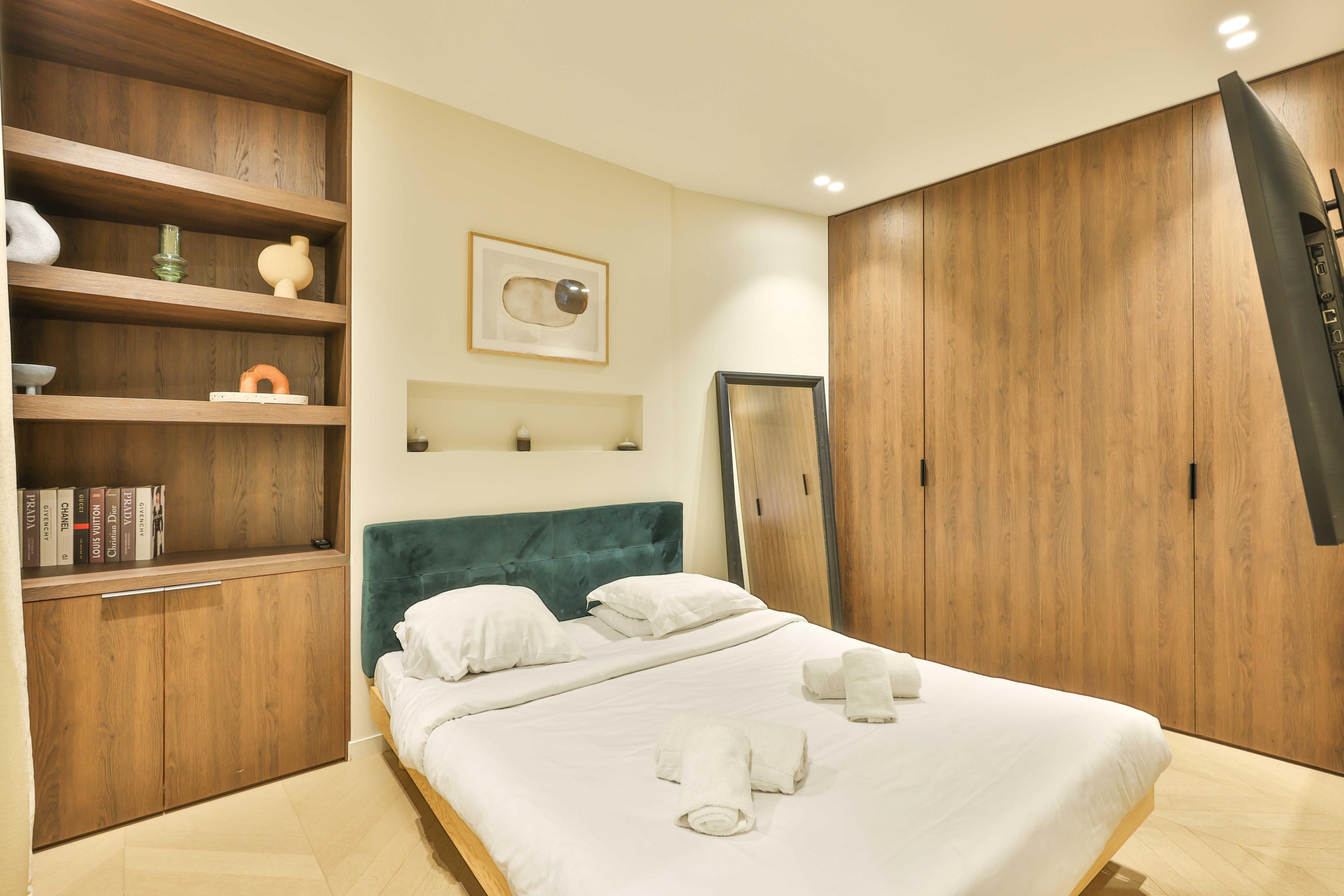 Charming 1BR Apartment Sleeps 4, Nation Bastille - Tap to explore photos
