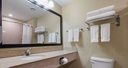 Best Western Oasis Inn Room Type - 2 Queen Beds, Non-Smoking, Microwave And Refrigerator, Wi-Fi, Continental Breakfast Best Western Oasis Inn Room Type - 2 Queen Beds, Non-Smoking, Microwave And Refrigerator, Wi-Fi, Continental Breakfast