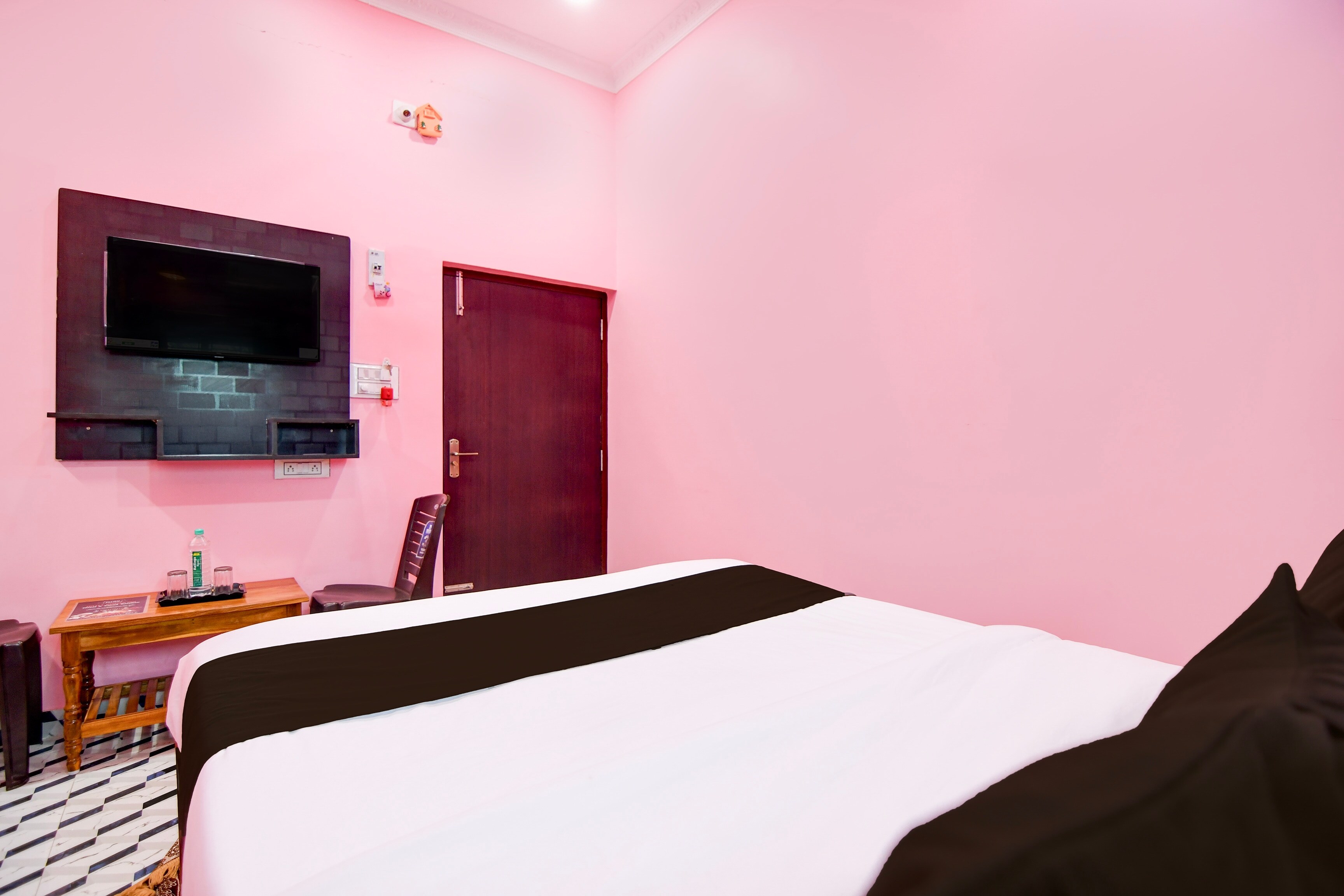 Hotel O Rishan Inn - Tap to explore photos
