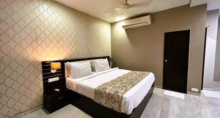 Aloha City Stay Raipur Room Type - Aloha Superior King Bed Room