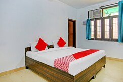 Hotel O Blue Moon Residency