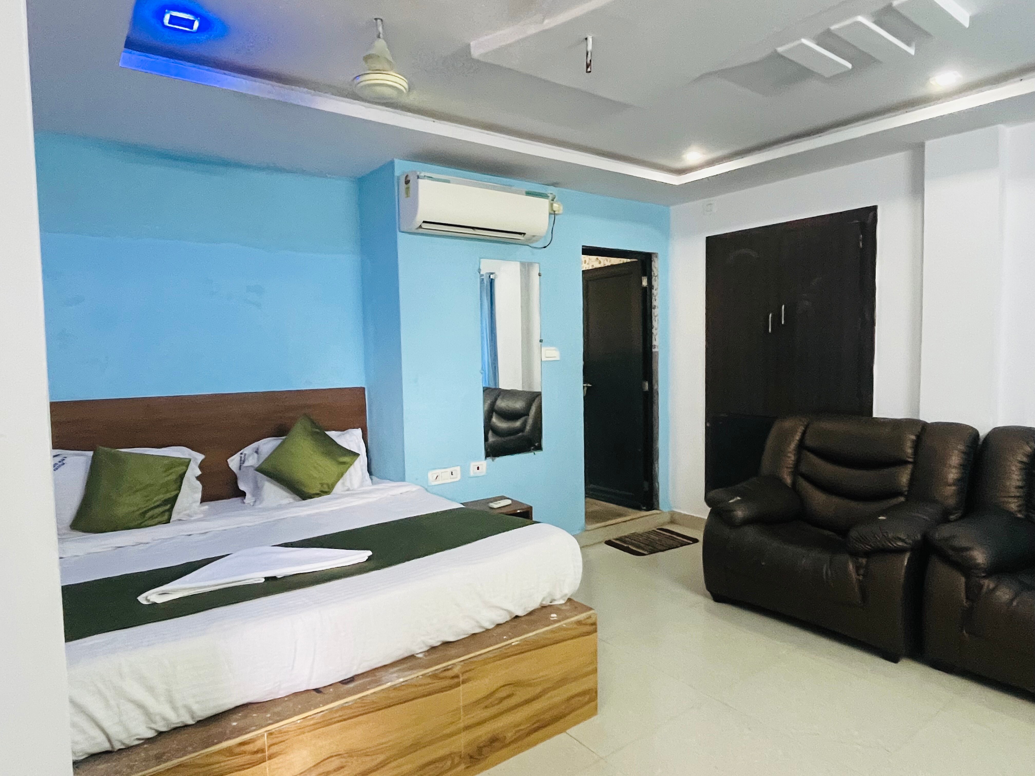 ANR GRAND HOTEL - Tap to explore photos
