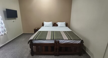 The Three Queen HolidayHome Room Type - Standard Room