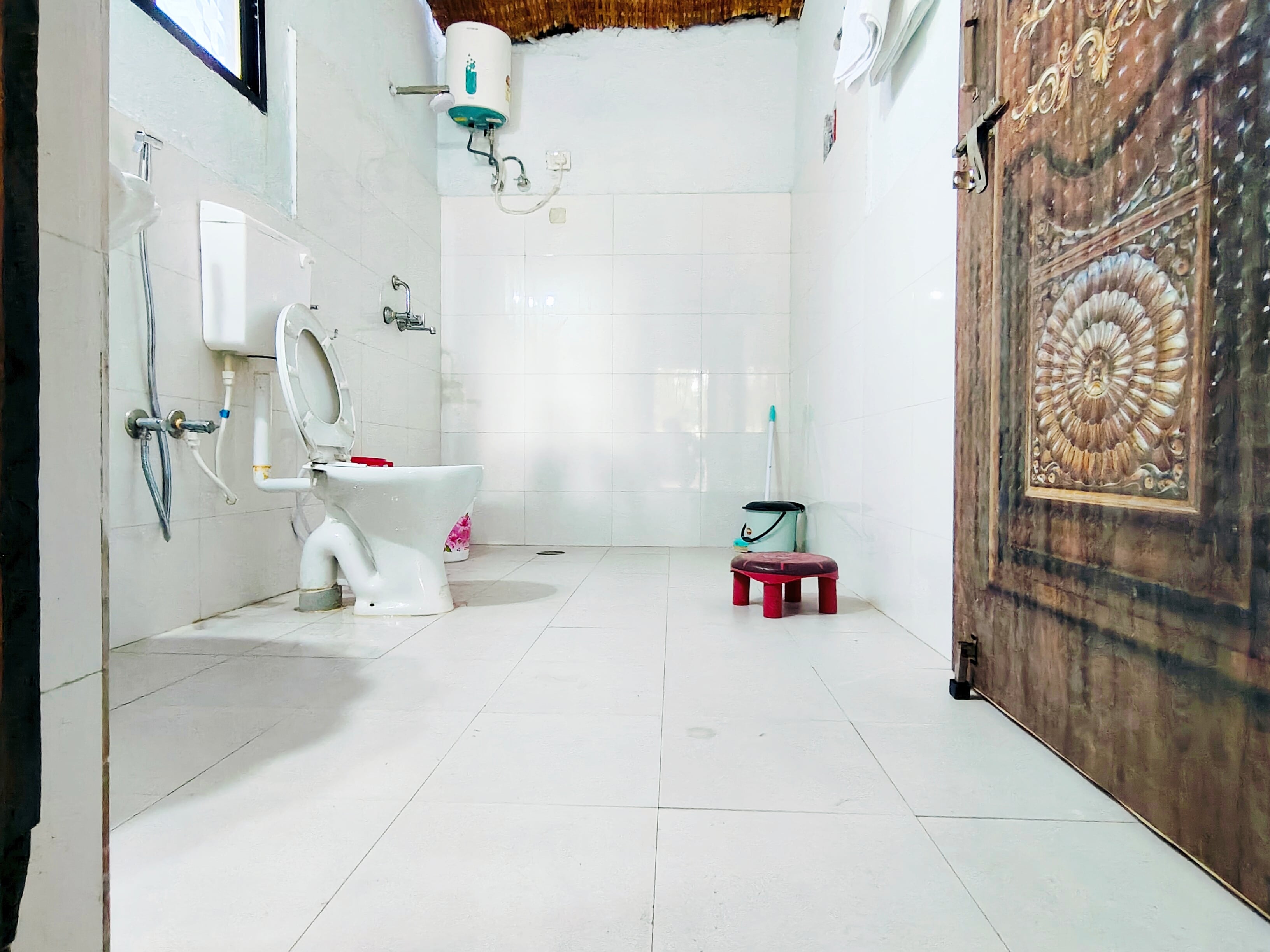 Leafwood Homestay - Tap to explore photos