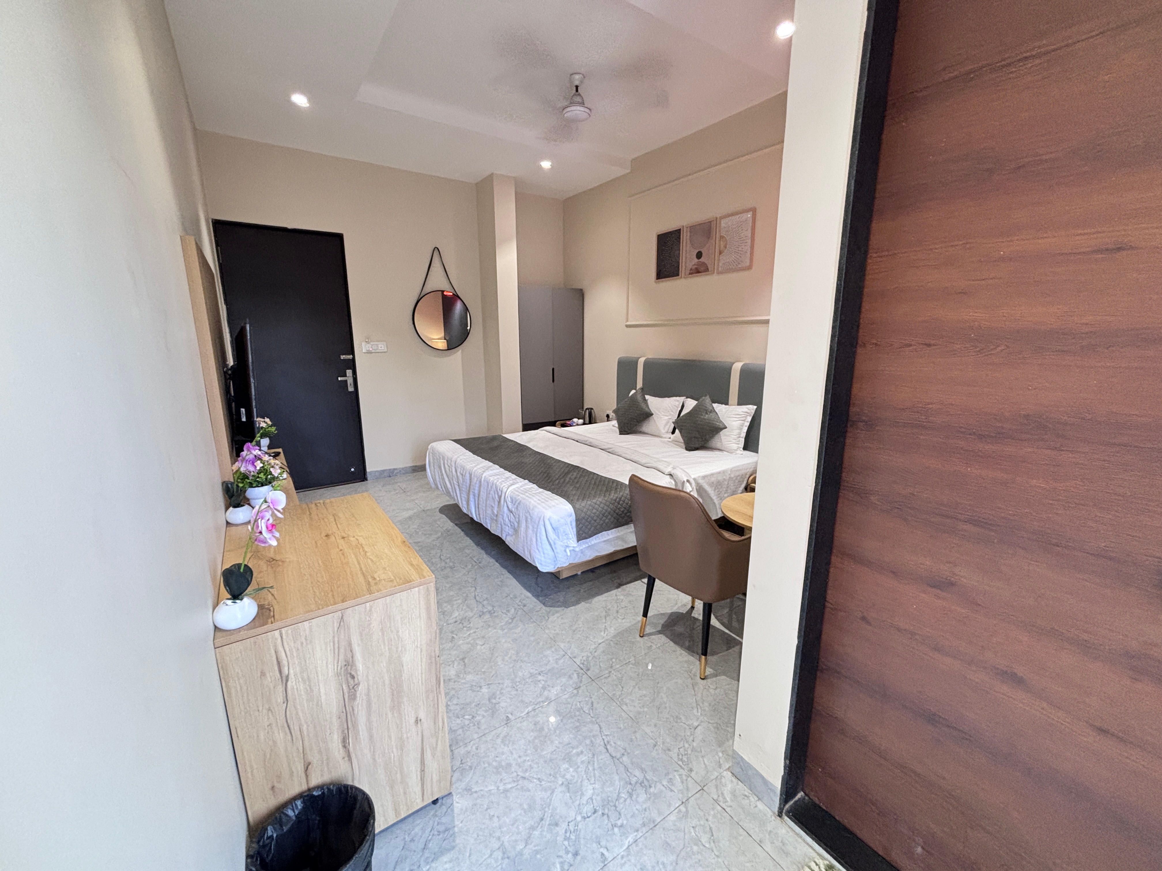 Hotel Stayvilla Raipur - Tap to explore photos