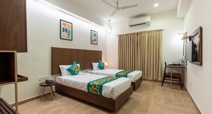 Treebo Flora Embassy Room Type - Deluxe Room