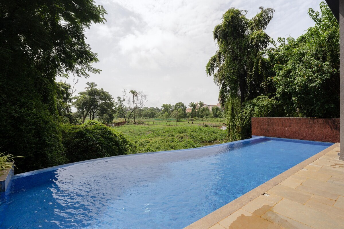 Stylish 1BHK Apt with Pool nr Candolim Beach | Hireavilla - Tap to explore photos