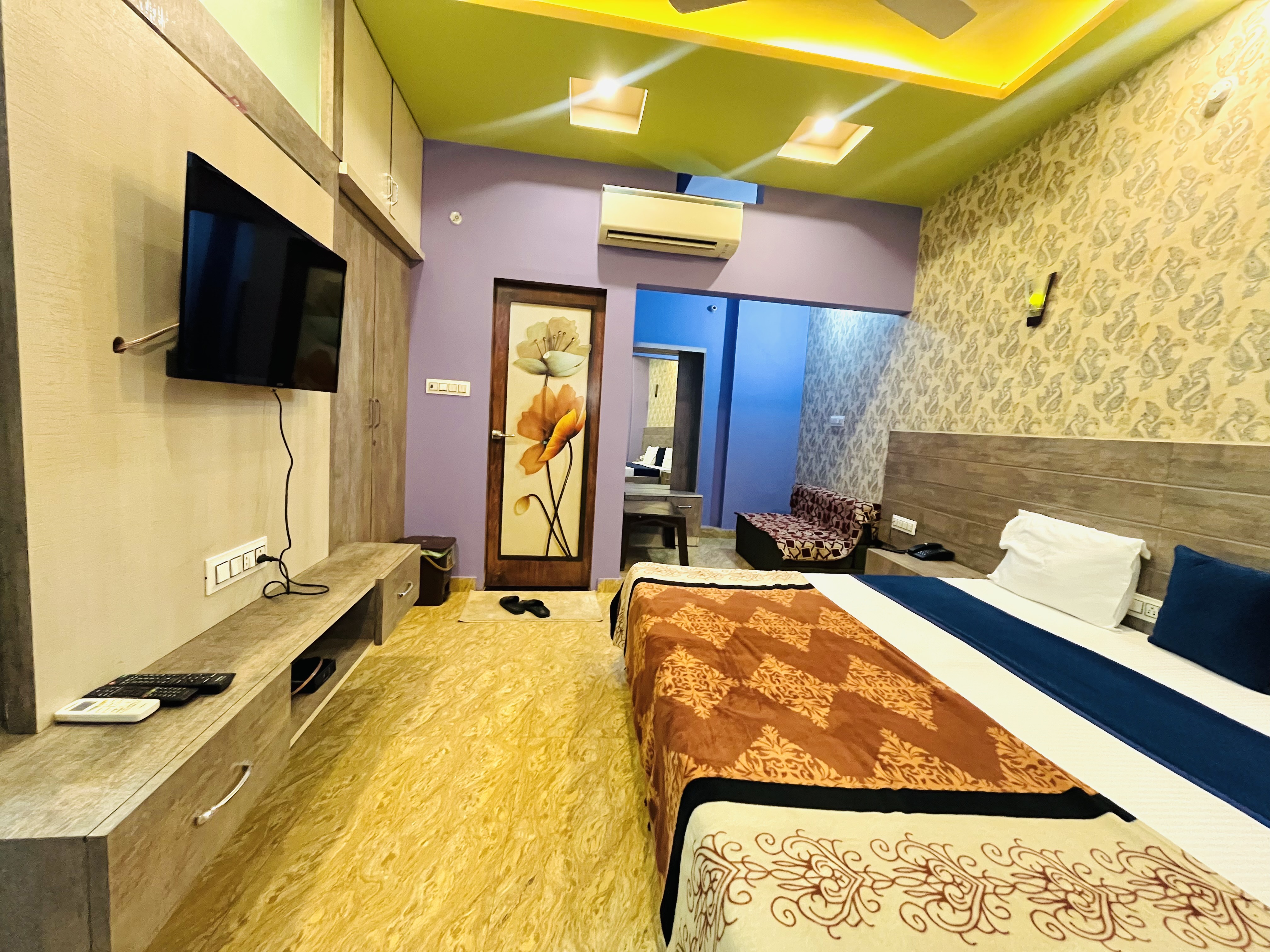 Hotel Shyam Sharnam - Tap to explore photos