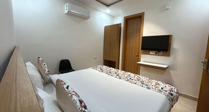 Shri Bansuri Dham Inn Room Type - Deluxe room