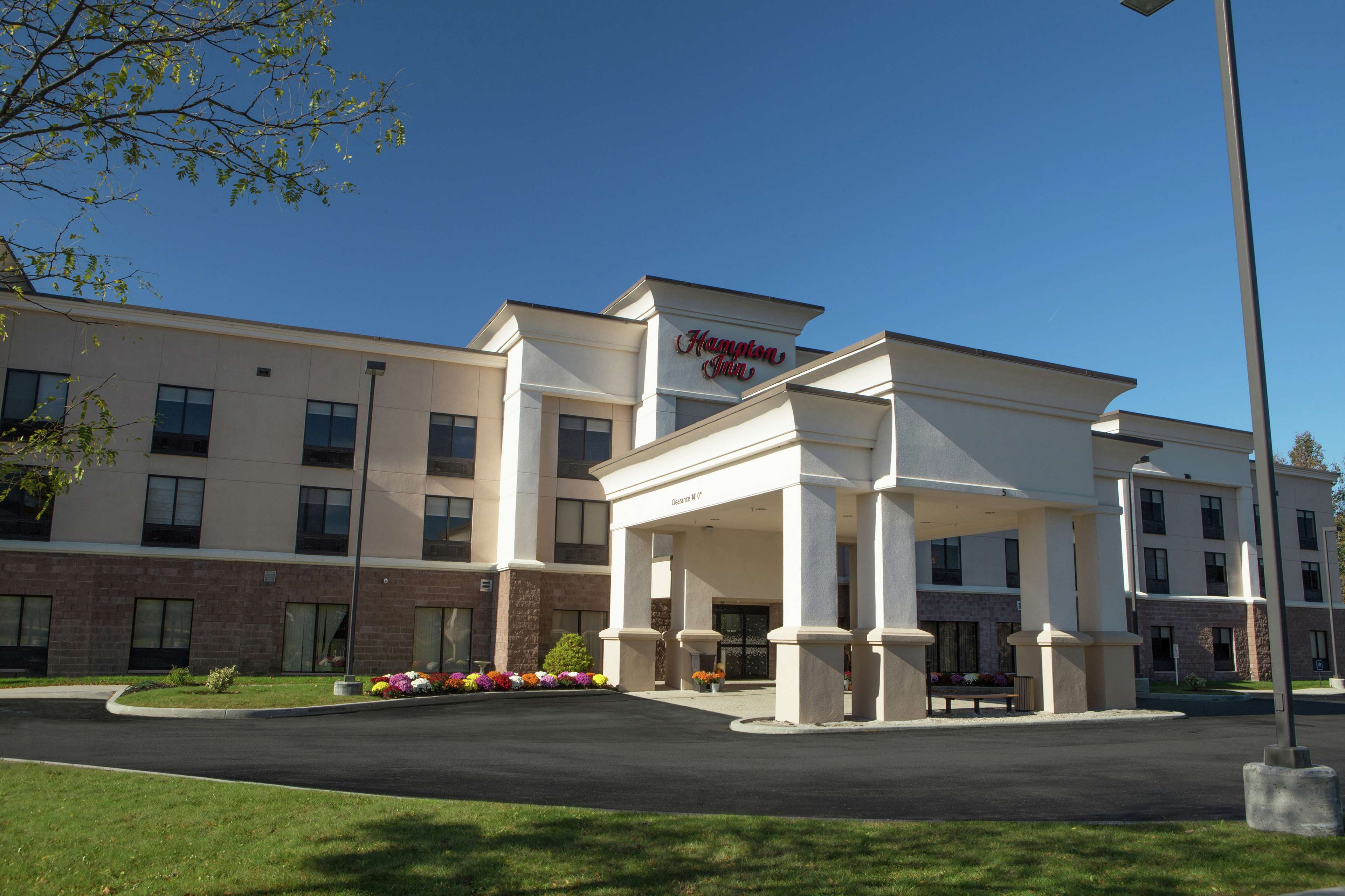 Hampton Inn by Hilton Bennington - Tap to explore photos
