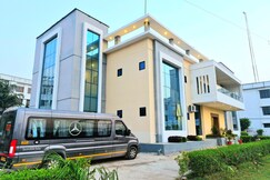 The Hinga Resort & Marriage Lawn, Barabanki