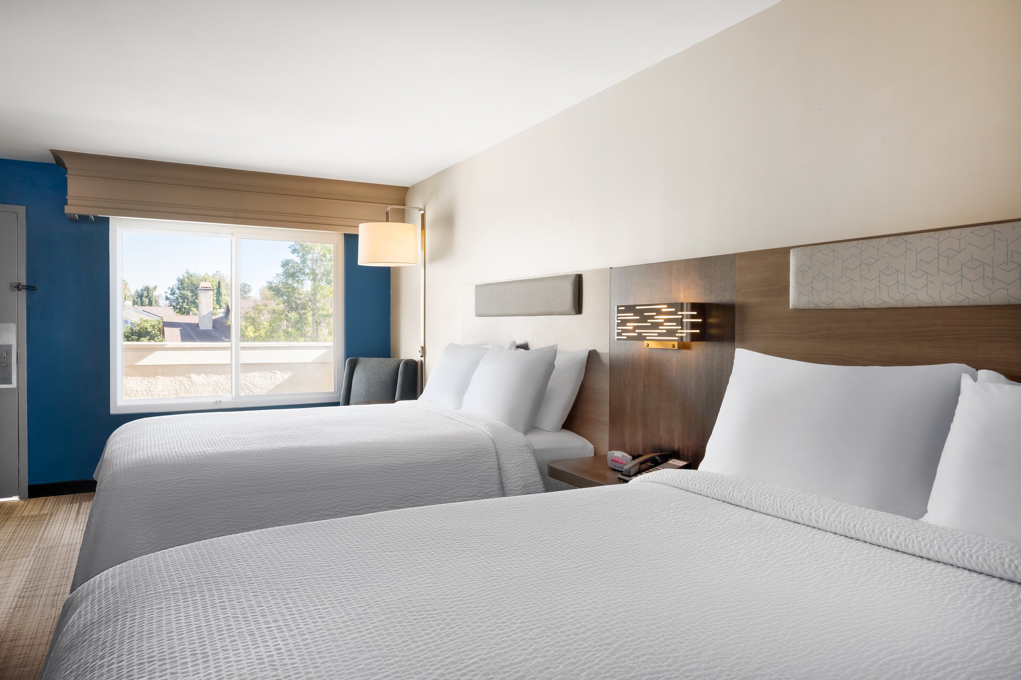 Holiday Inn Express SIMI VALLEY - Tap to explore photos