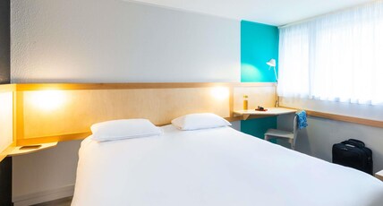 Greet Hotel Angouleme Room Type - Standard Room queen-size bed