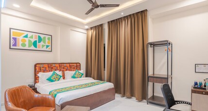 Treebo Parashar Max Room Type - Deluxe Room
