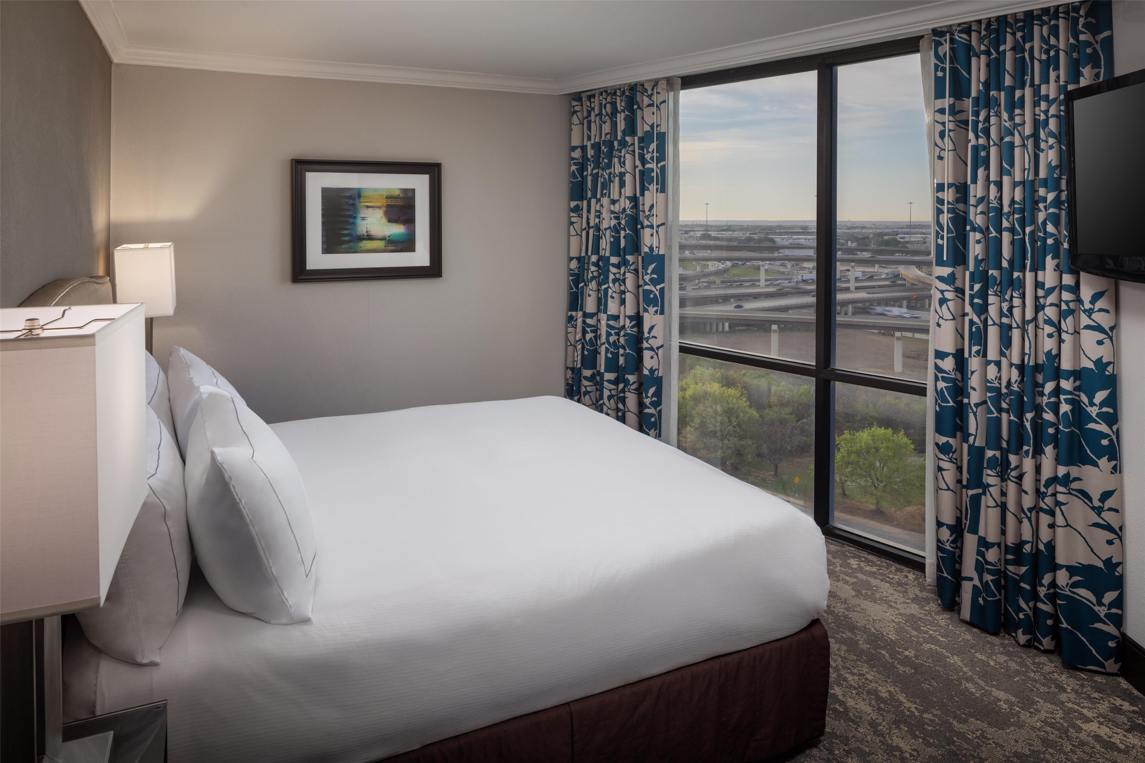 Hilton Arlington - Tap to explore photos