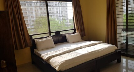 STATUS HOMEAWAY SERVICE APARTMENTS Room Type - Double Bed with Private Bathroom