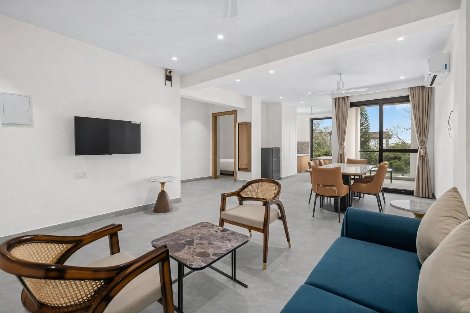 Hotel Himalayan with Ganga View Rooms - 2 minutes walk to Ganga Ghat Room Type - 2BHK Apartment