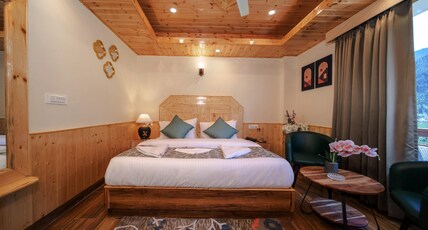 The Serene Room Type - Luxury Room with Mountain View