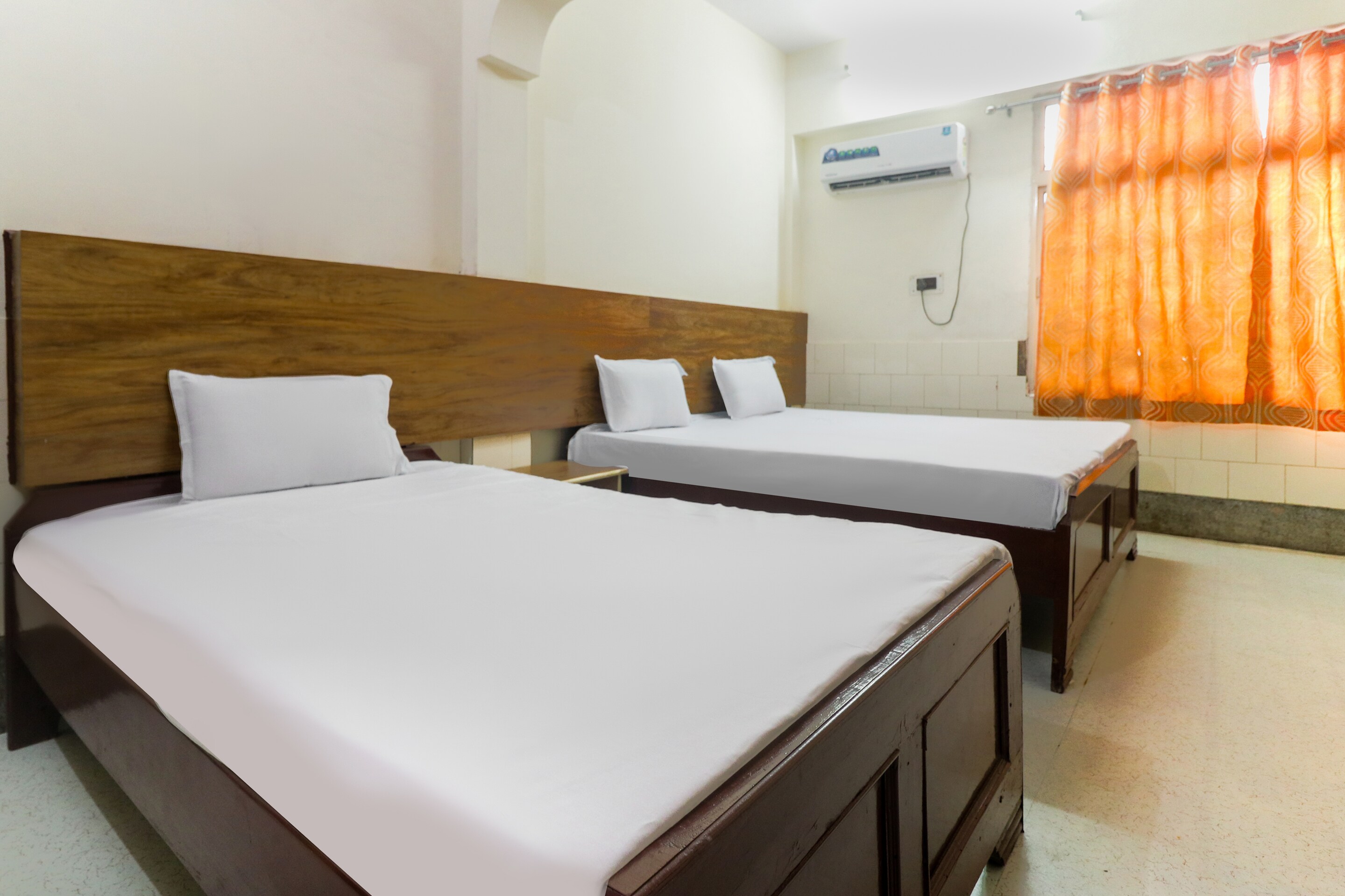 SPOT ON Hotel Anand Bhawan - Tap to explore photos