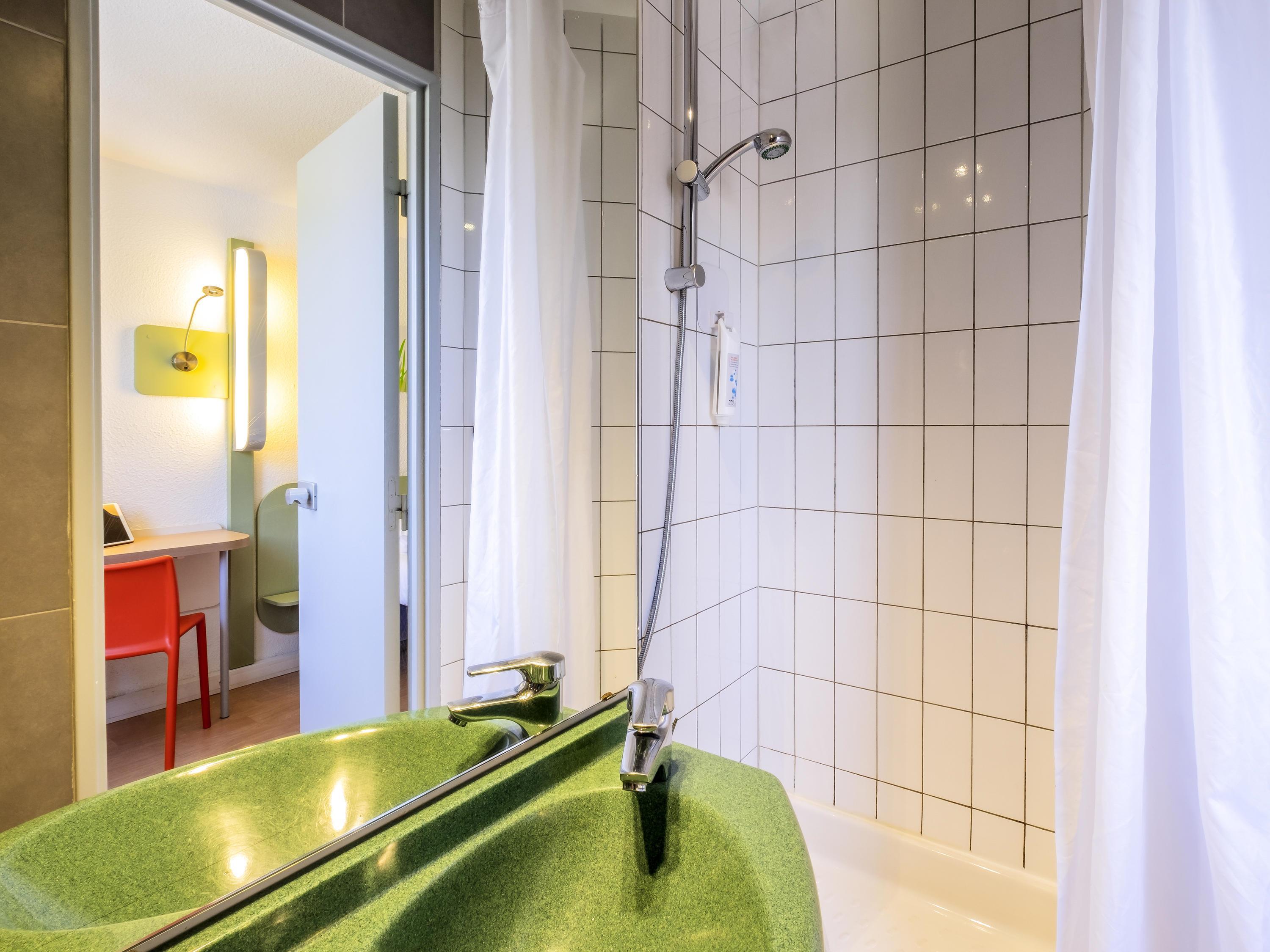 ibis budget Limoges - Tap to explore photos