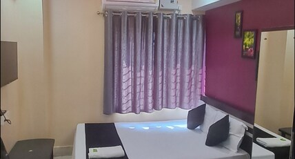 Bibhuti Inn Room Type - Non A.C-1 Queen bed (5ftx7ft)