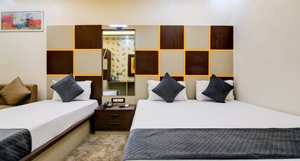Hotel Rajmahal Room Type - 3 BED SUPER DELUXE PREMIUM