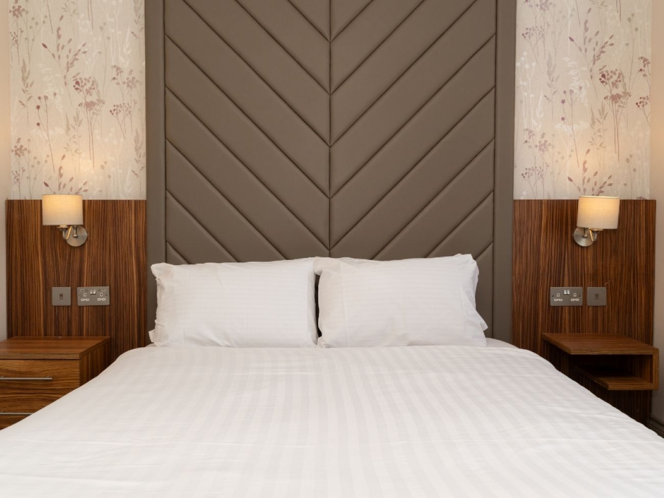 Heathrow Slough Hotel & Suites - Tap to explore photos