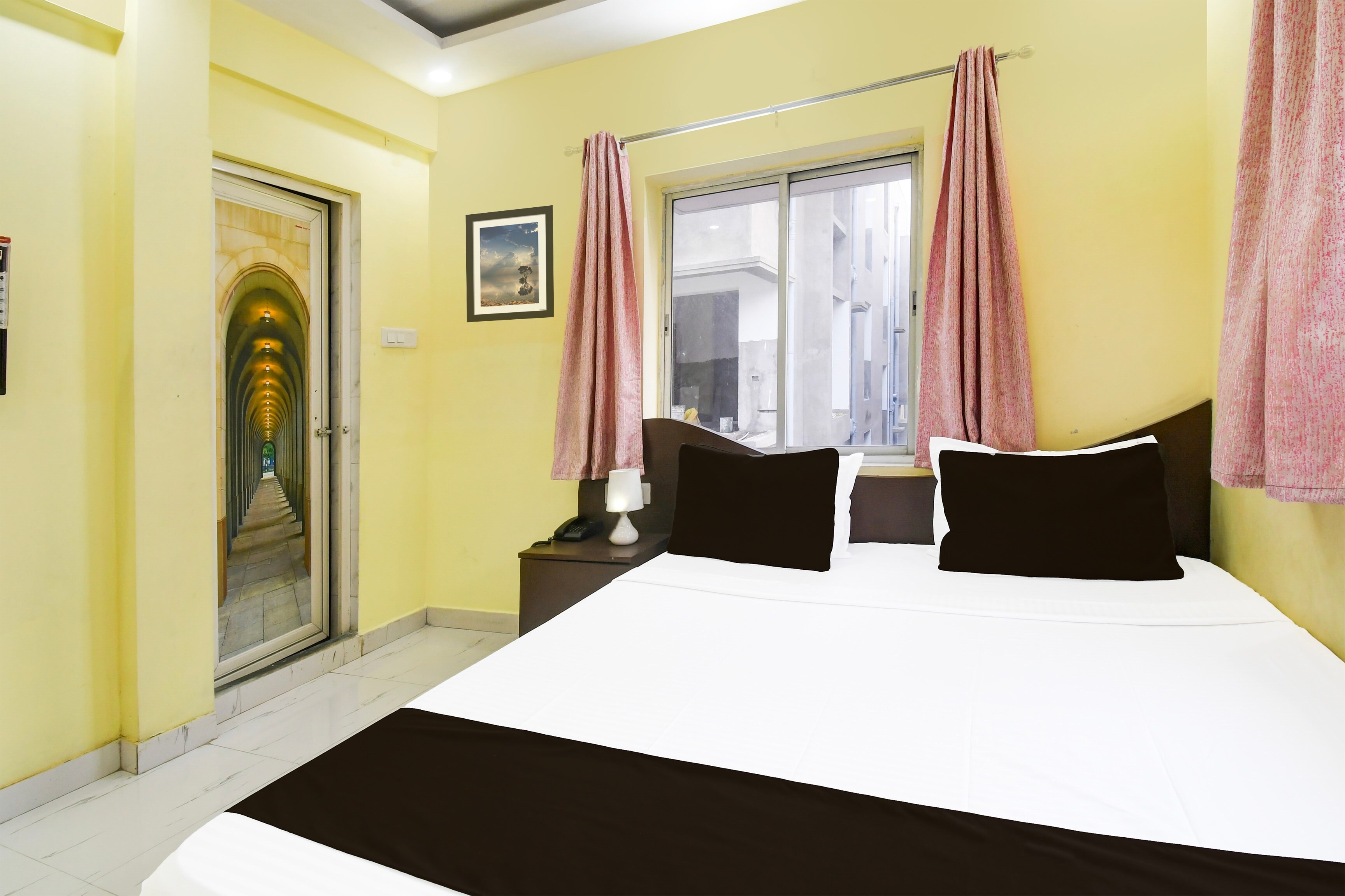 Hotel O Akankha More Bus Terminal Formerly Bhumi Inn - Tap to explore photos