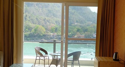 Ganga View Resort | Rooms & Cafe Room Type - Suite Room with Ganga View