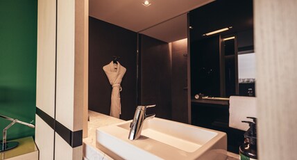 Crowne Plaza GENEVA Room Type - 1 King Premium