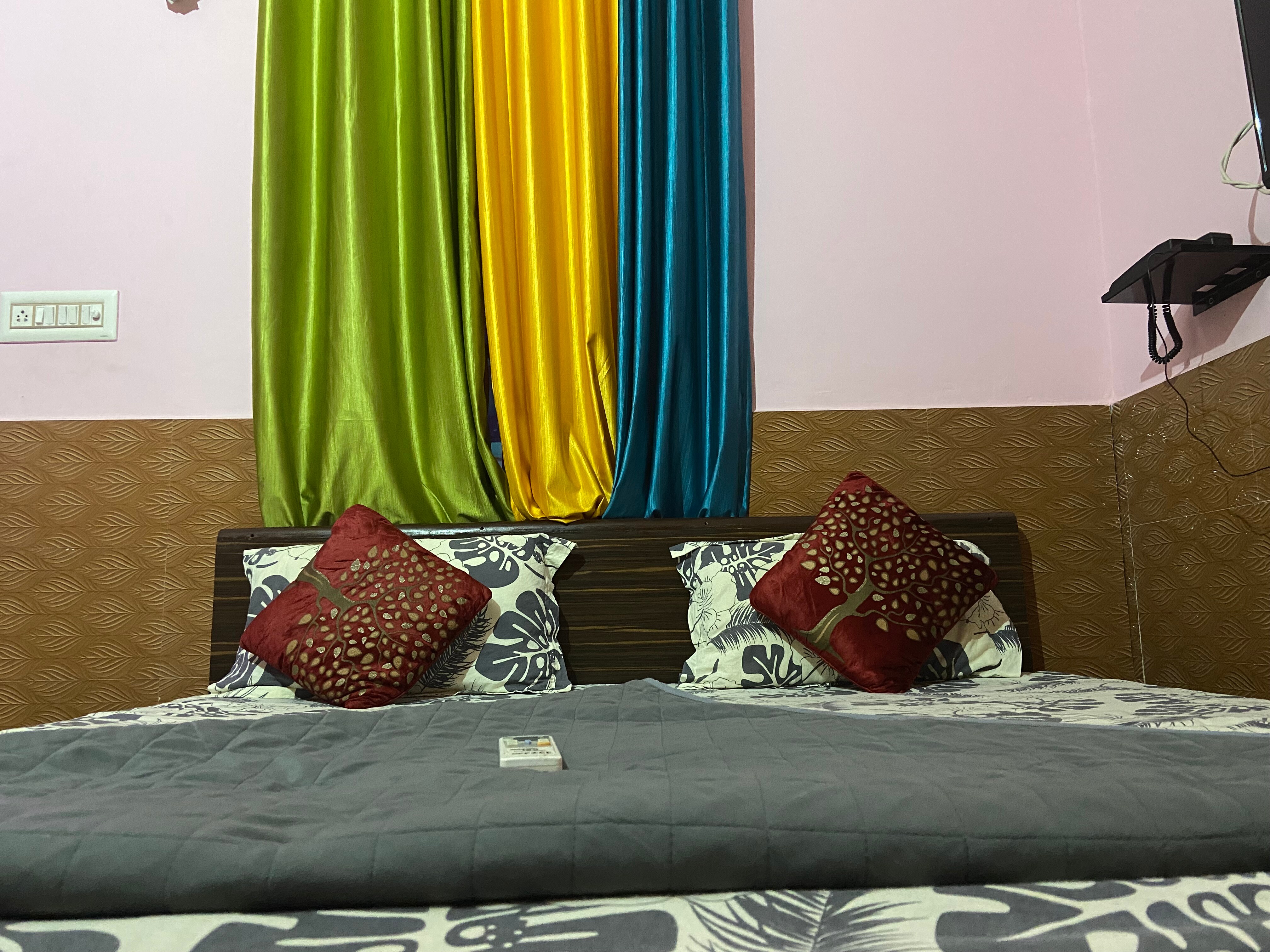 Hotel Shree Krishnam - Tap to explore photos