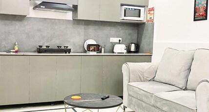 Luxe Serviced Apartments 171 | Near Delhi Airport Room Type - The Take Off Studio: Private Studio with Kitchen