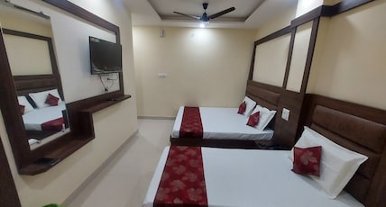 The Elite Room Type - Three Bed  Room with Free Wifi