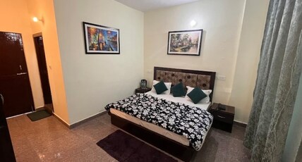AAA Hotel and Restaurant Room Type - Deluxe Room