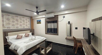 HOTEL MASALA BITES, SATAPADA Room Type - DELUXE ROOM NON AC