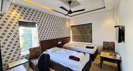 Hotel Akashdeep Room Type - Super Deluxe Room with Free Wifi