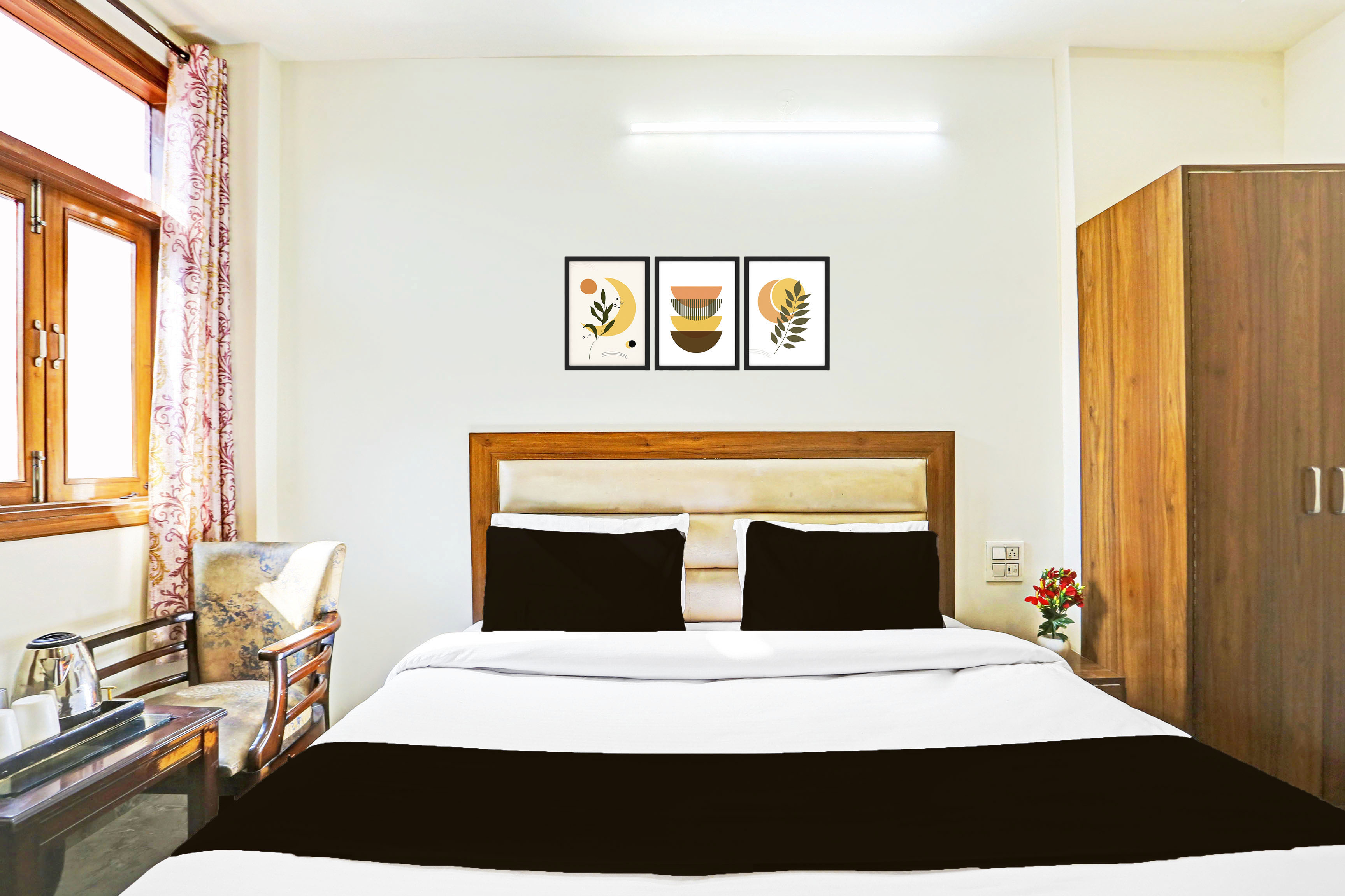 Super Hotel O by OYO Sector 45 Formerly Manyavar - Tap to explore photos