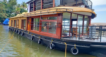 SREEKRISHNA HOUSEBOATS Room Type - 2 bedroom a/c deluxe private houseboat  with all meals AC timing 9Pm to 6Am
