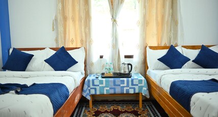 VALLEY OF PINES HOMESTAY Room Type - TWIN DOUBLE BE DELUXE ROOM